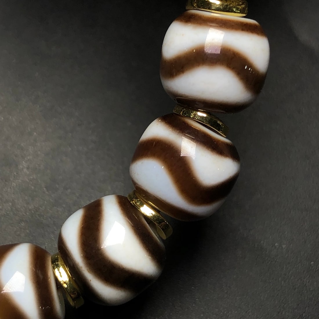 An Exquisite Dzi Bead Bracelets - 8