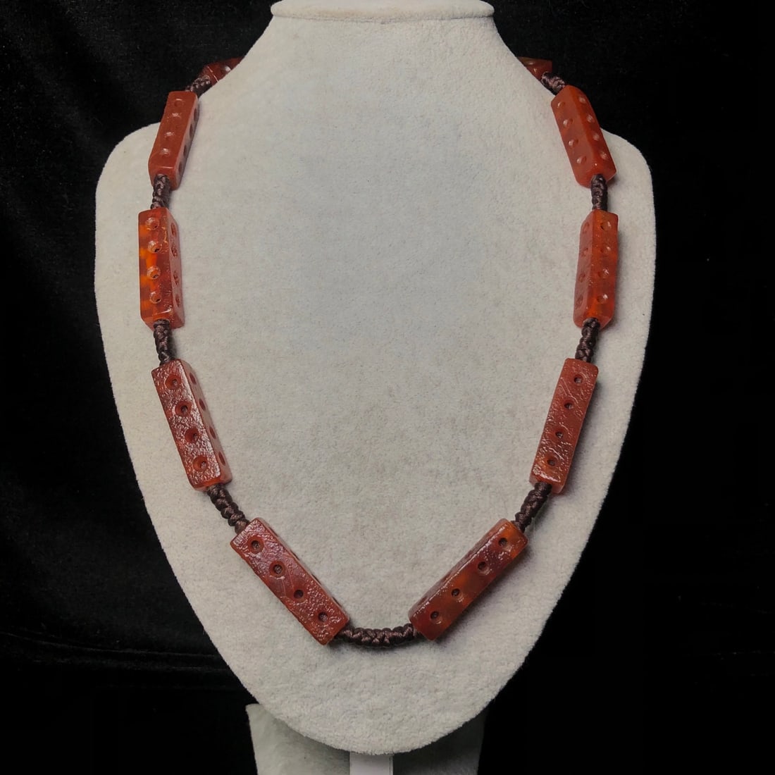 An Exquisite Agate Necklace - 9
