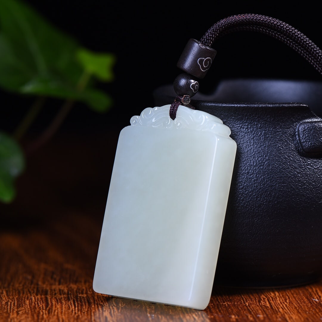 An Exquisite White Jade Pendant - 3