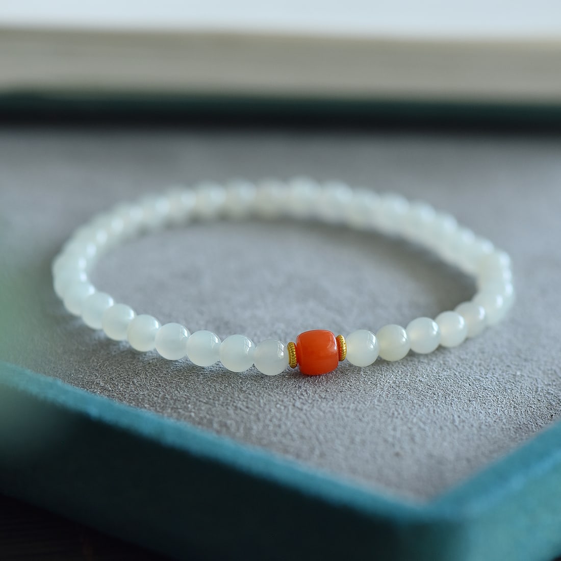 An Exquisite White Jade Bracelets - 2
