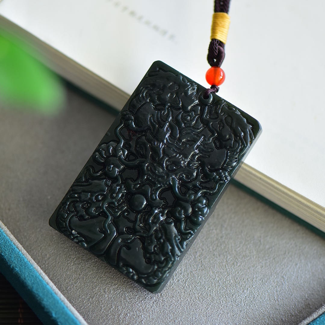 An Exquisite Sapphire Dragon Pattern Pendant - 4