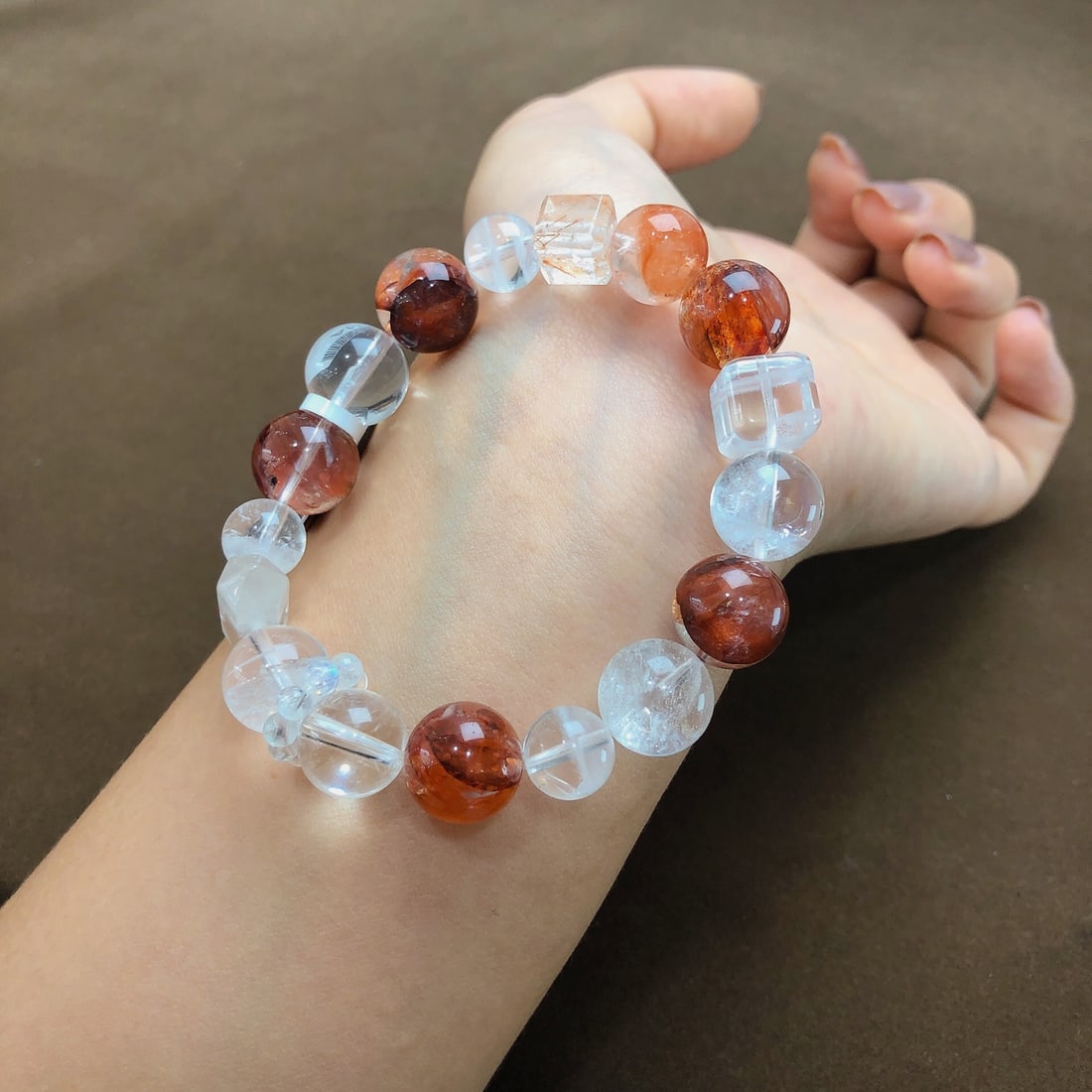 An Exquisite Crystal Bracelets - 9