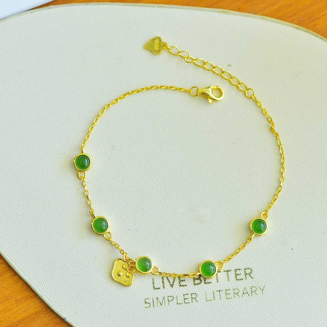 An Exquisite Sterling Silver-Gold Plated Inlaid Jasper Bracelet: An Exquisite Sterling Silver-Gold Plated Inlaid Jasper Bracelet,Size:4mmx4mm 纯银镀金镶碧玉手链