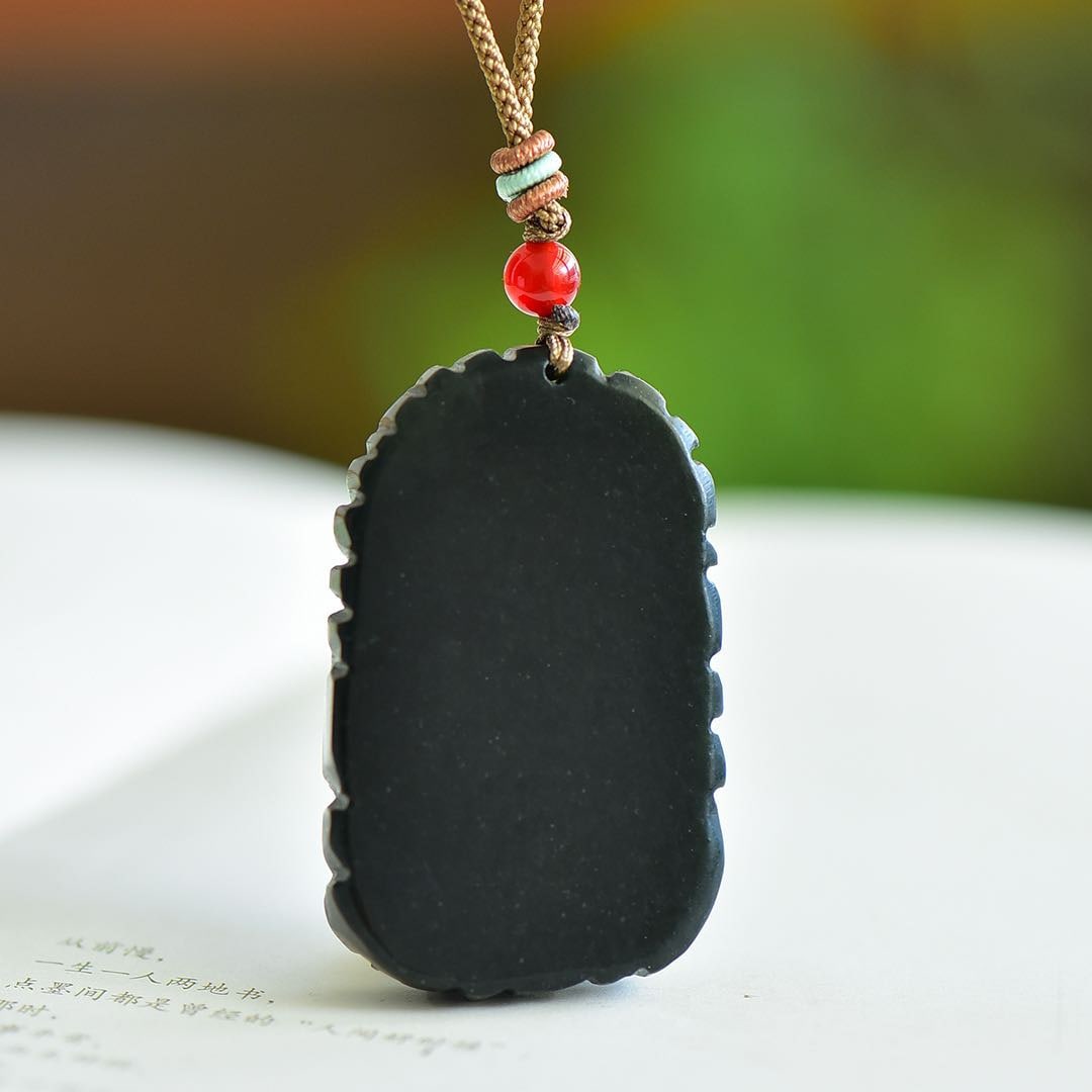 An Exquisite Sapphire Dragon Pattern Pendant - 2