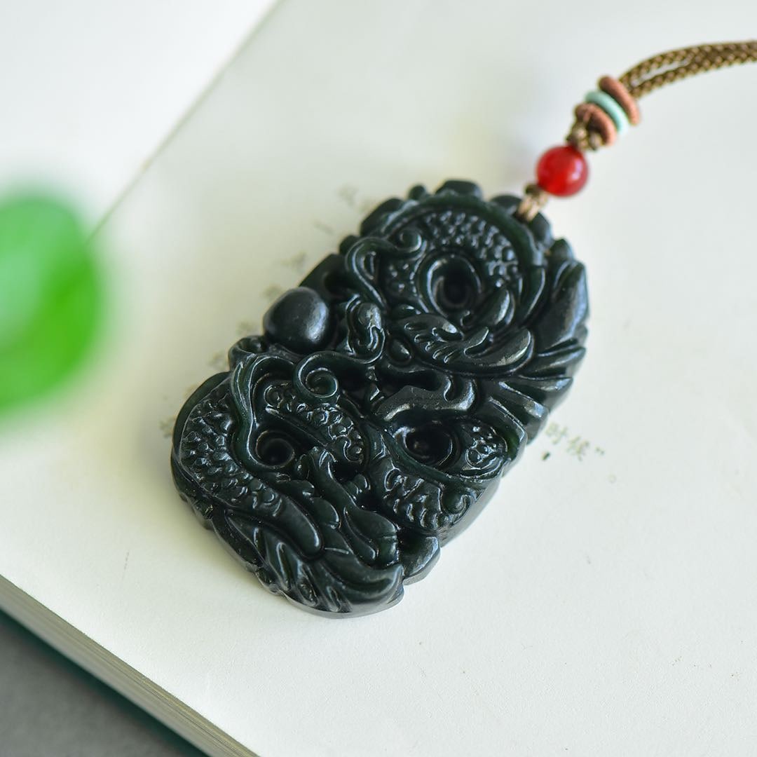 An Exquisite Sapphire Dragon Pattern Pendant - 3