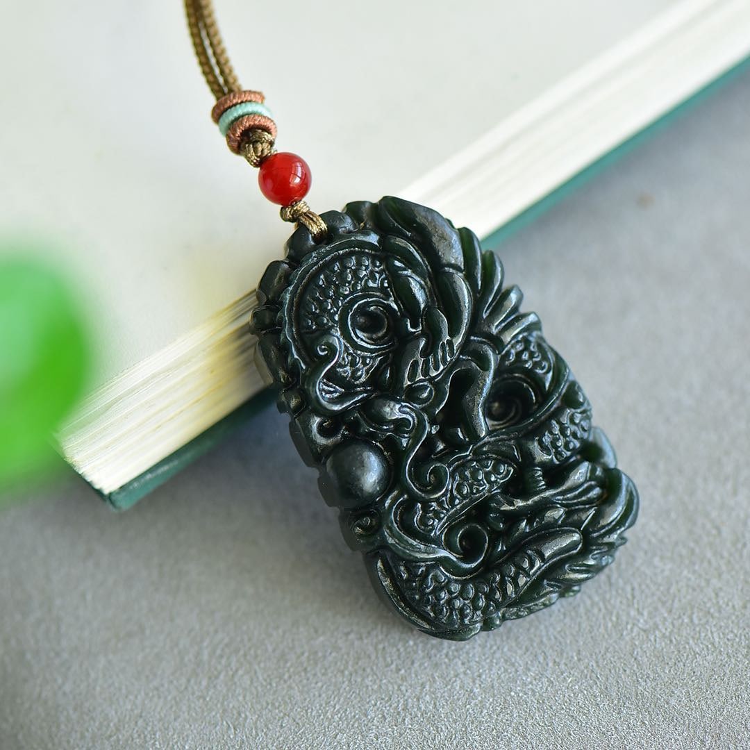 An Exquisite Sapphire Dragon Pattern Pendant - 4