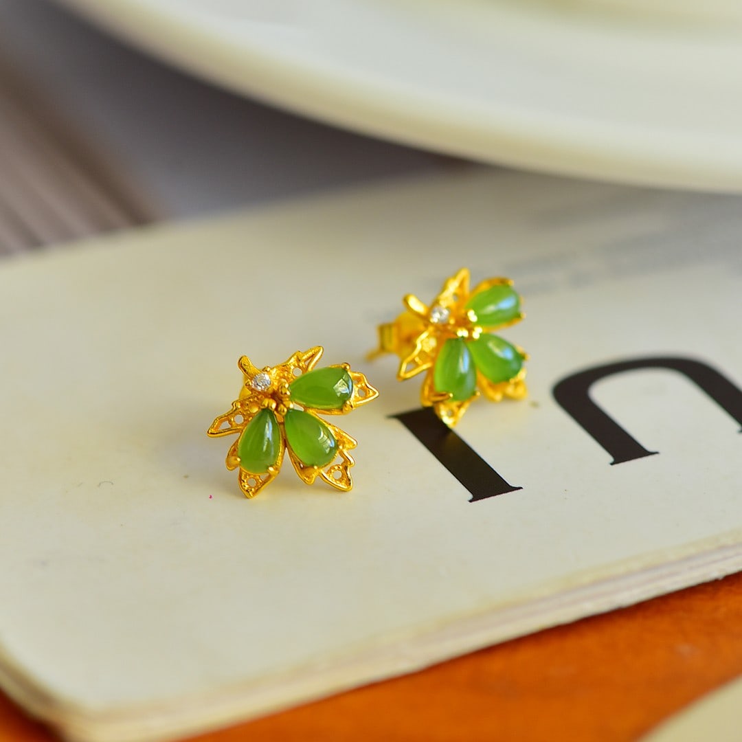 A Pair of Exquisite Sterling Silver-Gold Plated Inlaid Jasper Earrings: A Pair of Exquisite Sterling Silver-Gold Plated Inlaid Jasper Earring,Size:3mmx5mm 一对纯银镀金镶碧玉耳钉