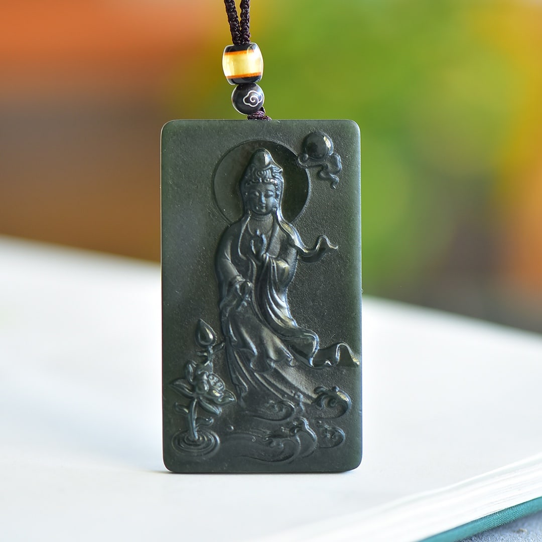 An Exquisite Sapphire Avalokitesvara Pattern Bracelets: An Exquisite Sapphire Avalokitesvara Pattern Bracelets,Size:70mmx40mmx8mm 