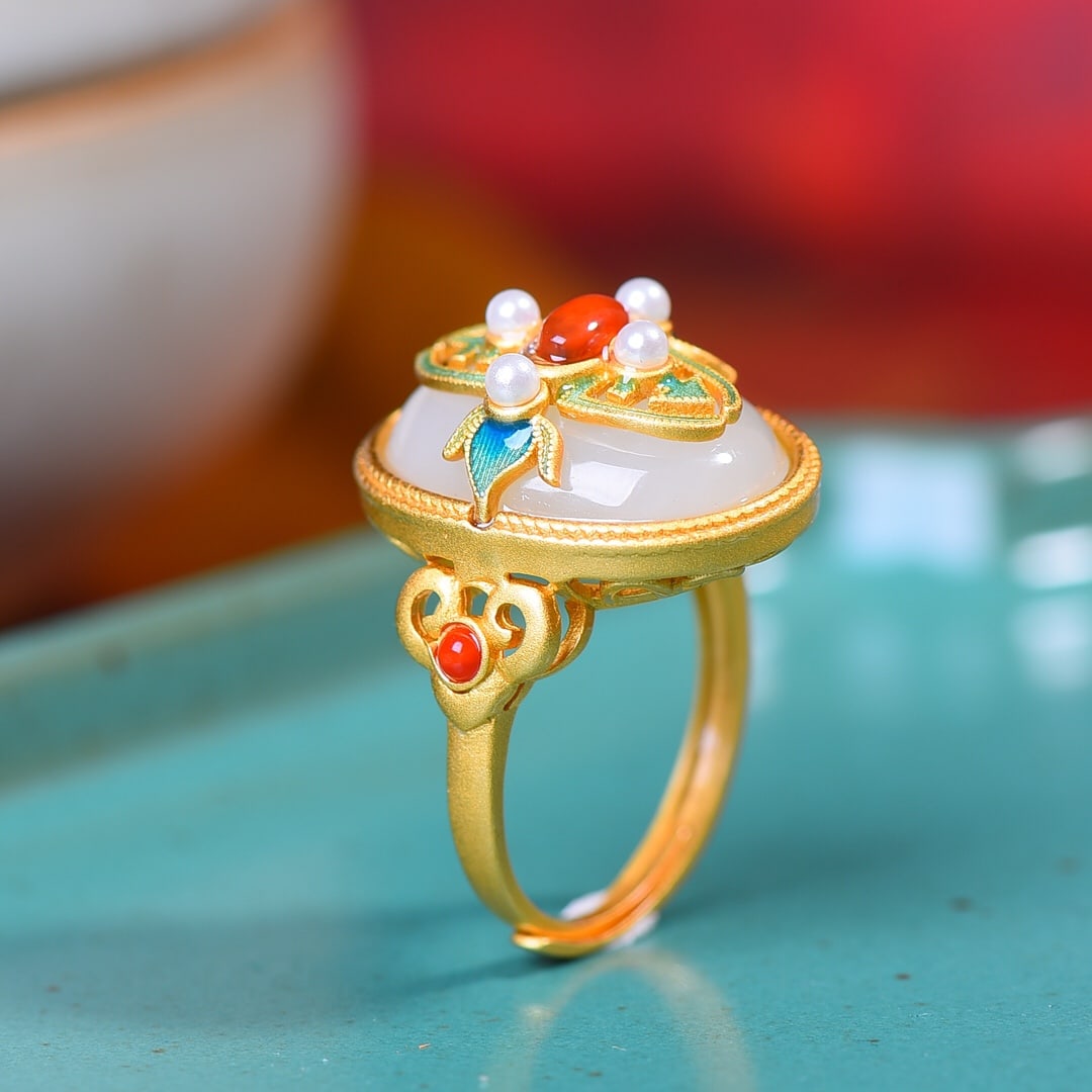 An Exquisite Sterling Silver-Gold Plated Inlaid White Jade Enamel Ring,Inlaid Pearls: An Exquisite Sterling Silver-Gold Plated Inlaid White Jade Enamel Ring,Inlaid Pearls,Size:13mmx18mm 