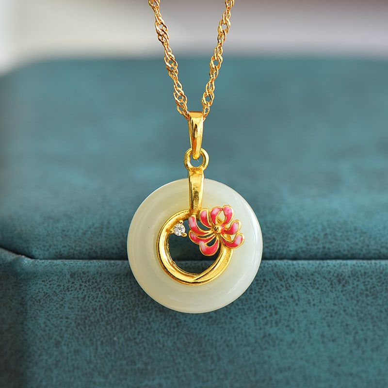 An Exquisite Sterling Silver-Gold Plated Inlaid White Jade Enamel Pendant: An Exquisite Sterling Silver-Gold Plated Inlaid White Jade Enamel Pendant,Size:15mmx15mm 纯银镀金镶白玉珐琅吊坠