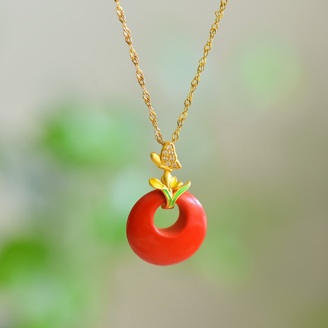 An Exquisite Sterling Silver-Gold Plated Inlaid Cinnabar Pendant: An Exquisite Sterling Silver-Gold Plated Inlaid Cinnabar Pendant,Size:15mmx15mm 寓意:蝶舞花间,蝶恋蜂狂 