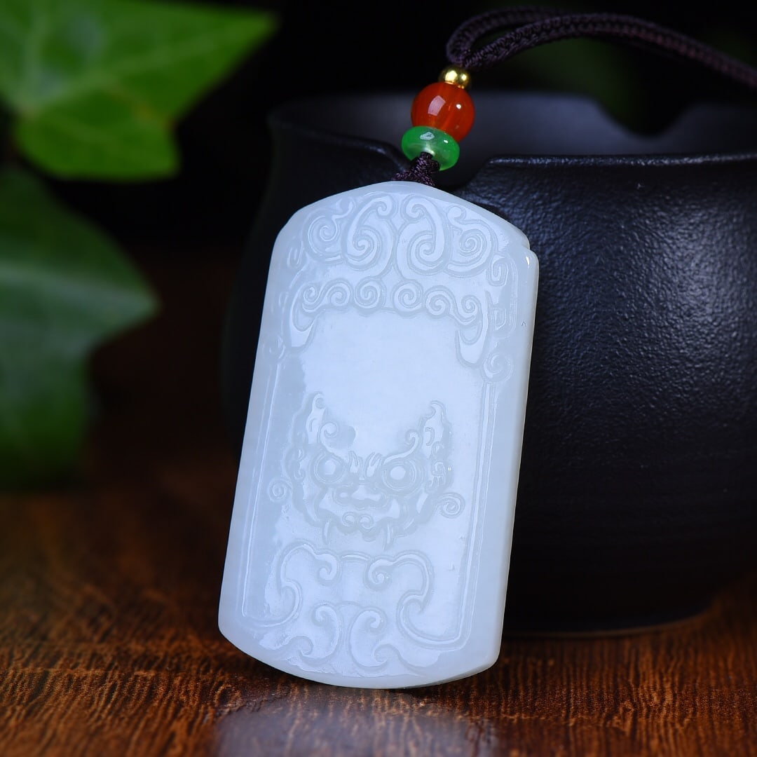 An Exquisite White Jade Beast-Face Pattern Pendant - 2