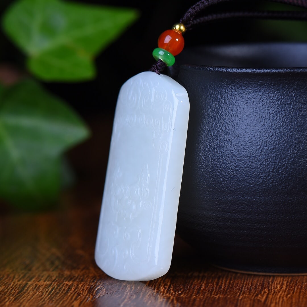 An Exquisite White Jade Beast-Face Pattern Pendant - 3