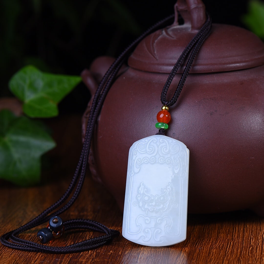 An Exquisite White Jade Beast-Face Pattern Pendant - 4