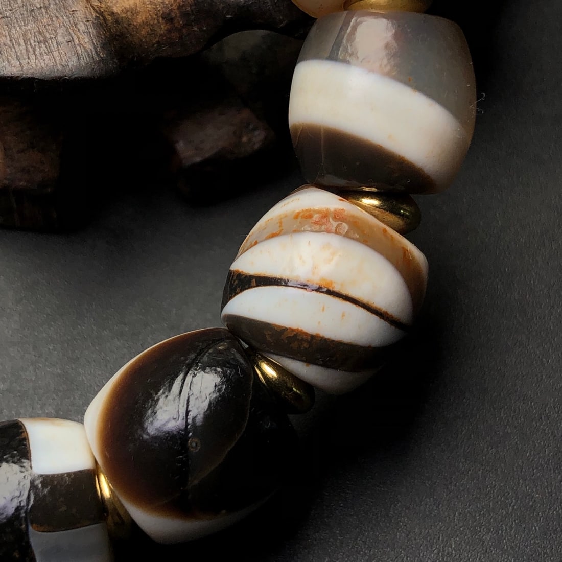 An Exquisite Agate Bracelets - 8