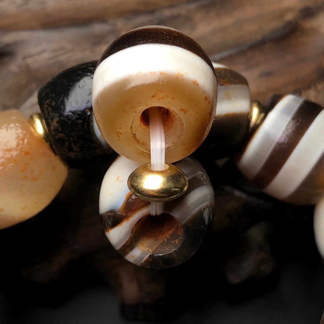 An Exquisite Agate Bracelets - 9