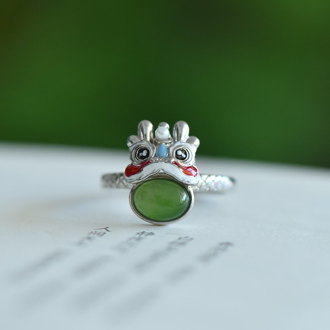 An Exquisite Sterling Silver Inlaid Jasper Ring (1 of 5)