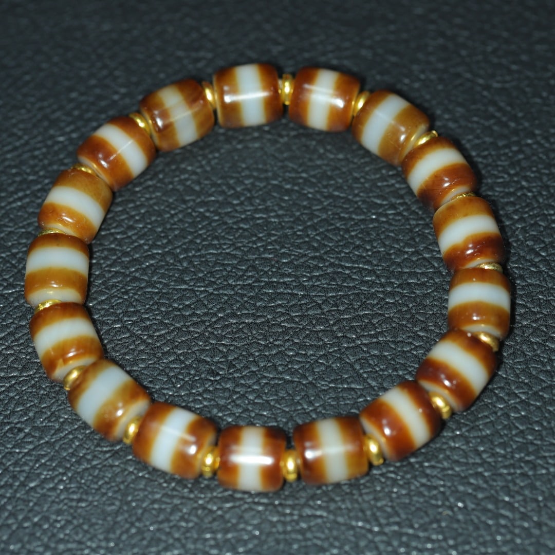 An Exquisite Dzi Bead Bracelets - 2