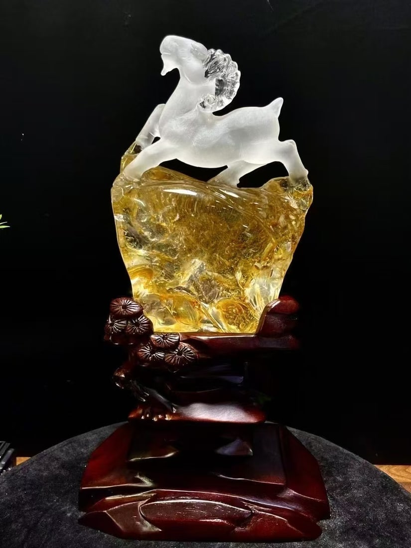 A Exquisite Crystal Carved Sheep Ornament: A Exquisite Crystal Carved Sheep Ornament,Size:17cmx11.5cmx6.5cm ????????????