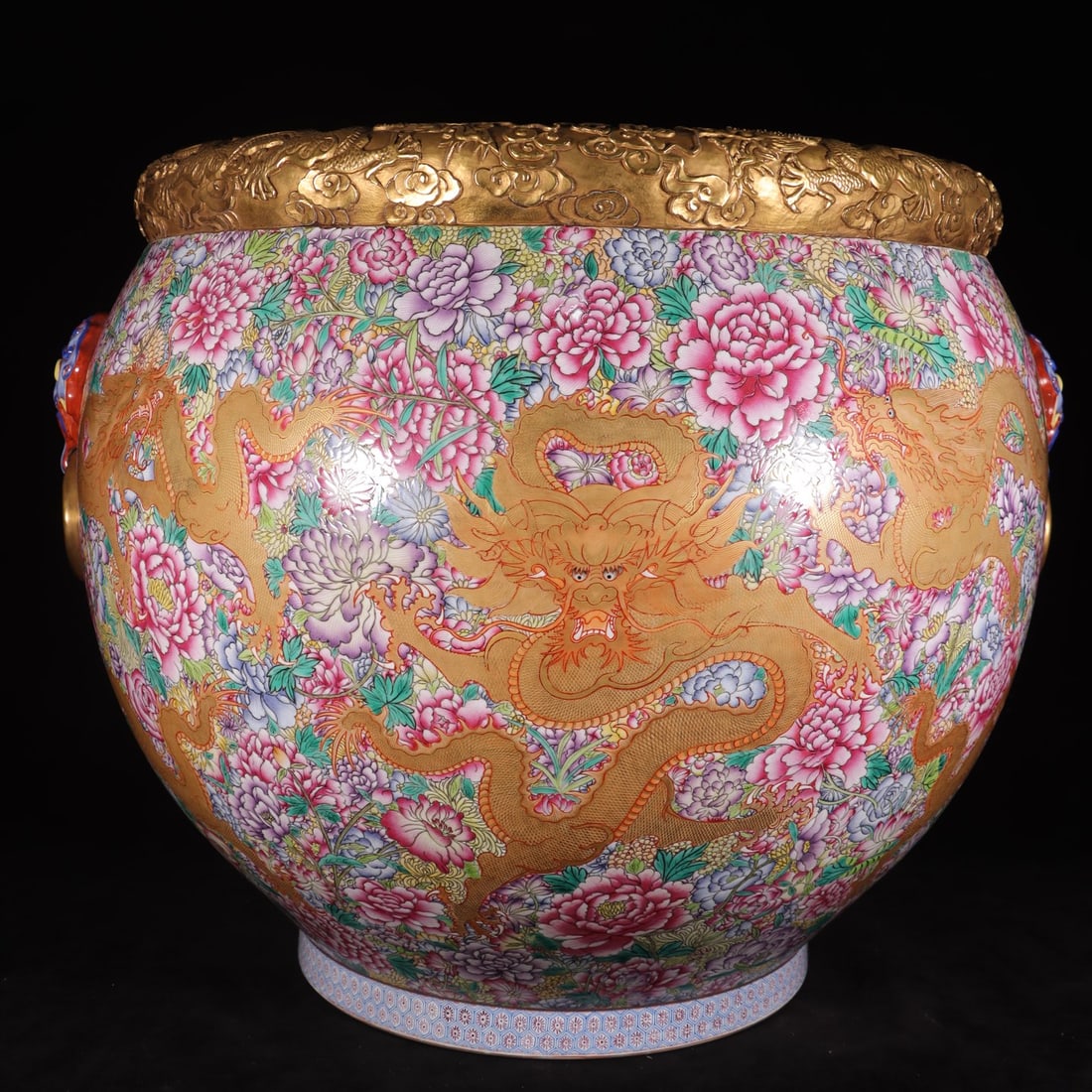 A Exquisite Enamel Painted Gold Flower and Dragon Pattern Double-Ears Vat: A Exquisite Enamel Painted Gold Flower and Dragon Pattern Double-Ears Vat,Qing Dynasty, China,Qianlong Four-character Mark,Size:49cmx50.5cmx57cmx29cm ???????????????,????,?????