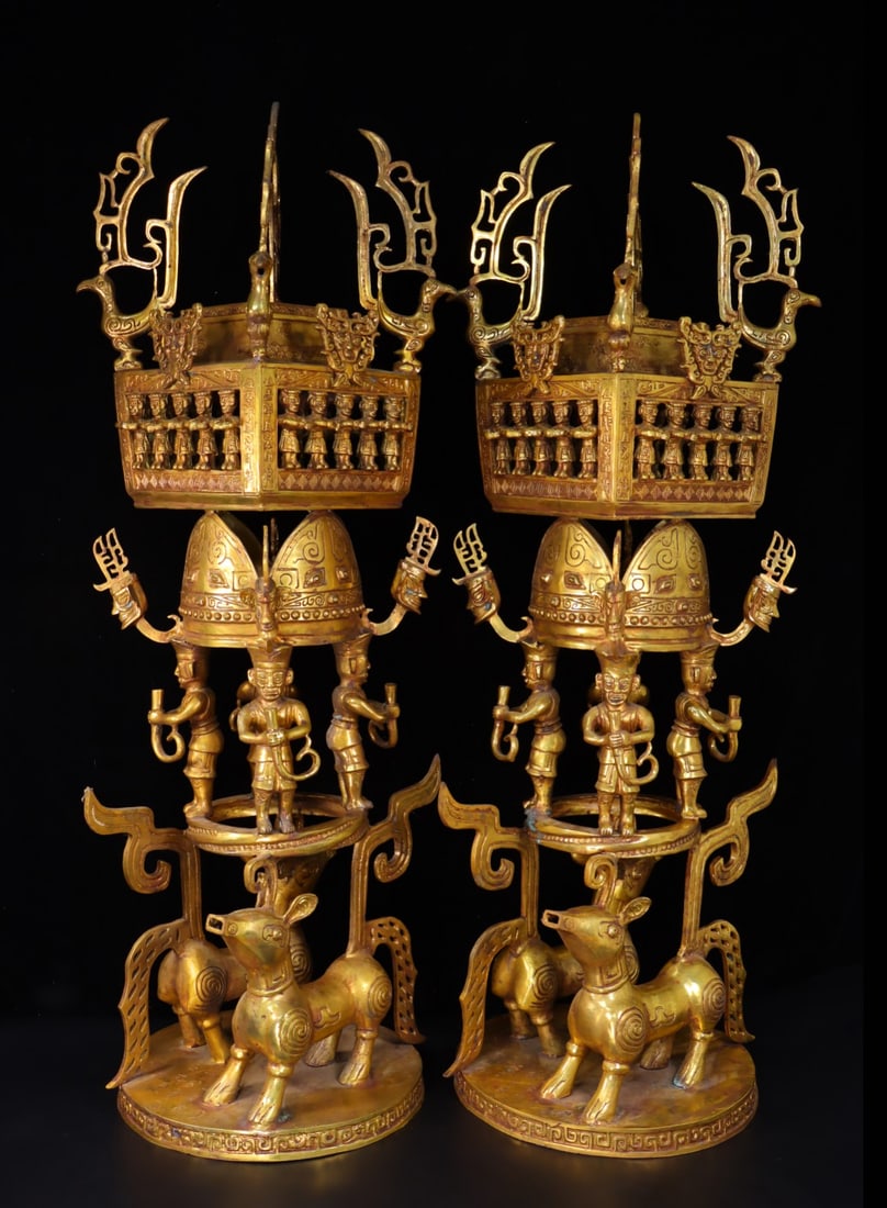 A pair of Exquisite Gilt Bronze Gold and Silver-Inlaid With Inscription Sanxingdui Altar: A pair of Exquisite Gilt Bronze Gold and Silver-Inlaid With Inscription Sanxingdui Altar,Qing Dynasty, China,Size:38cmx34cmx105cm, Total Weight:49330g ??????????????????,????