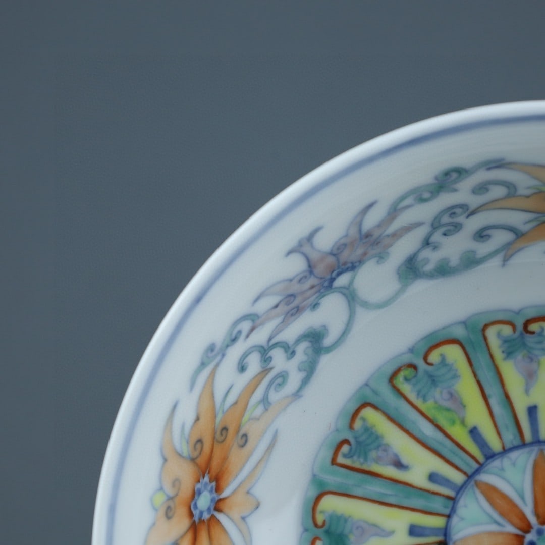 A Exquisite Doucai Lotus Pattern Bowl - 2