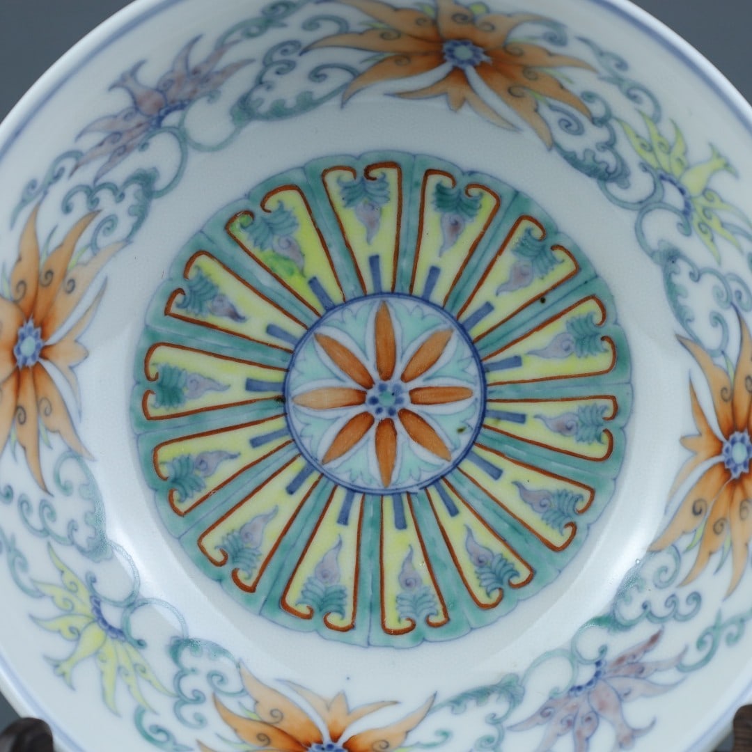 A Exquisite Doucai Lotus Pattern Bowl - 6