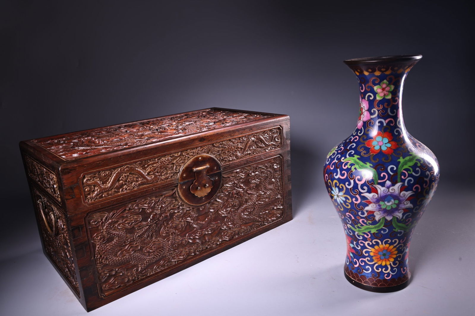 A Exquisite Bronze Filigree Enamel Dragon and Phoenix Pattern Vase: A Exquisite Bronze Filigree Enamel Dragon and Phoenix Pattern Vase,Qing Dynasty,China,Qianlong Four-character Mark,Size:31cmx14cm,Weight:1600g ????????????,????,?????