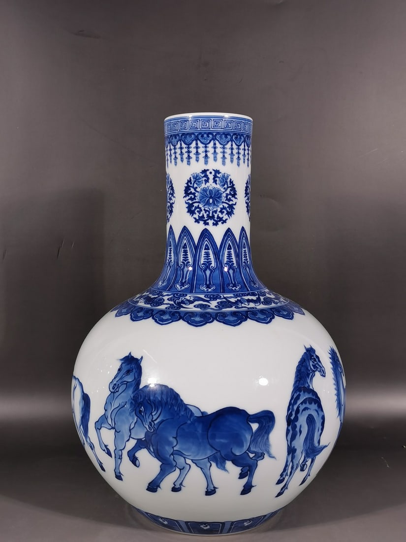 A Exquisite Blue and White Horse Pattern Vase: A Exquisite Blue and White Horse Pattern Vase,Qing Dynasty, China,Qianlong Six-character Mark,Size: 37.5cmx8.5cmx26.3cm ??????,????,?????