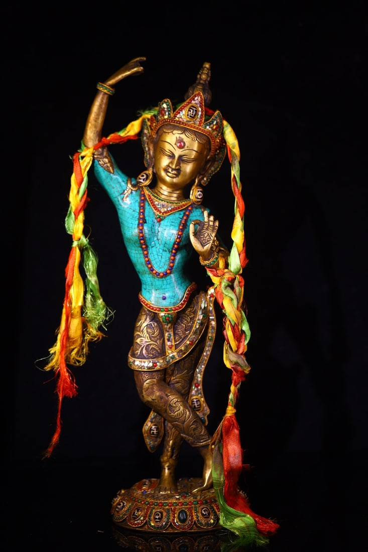 A Exquisite Bronze Cloisonne Gem-Inlaid Tara Ornament: A Exquisite Bronze Cloisonne Gem-Inlaid Tara Ornament,Qing Dynasty, China,Size:50cmx17cm,Weight:4800g ???????????????,????