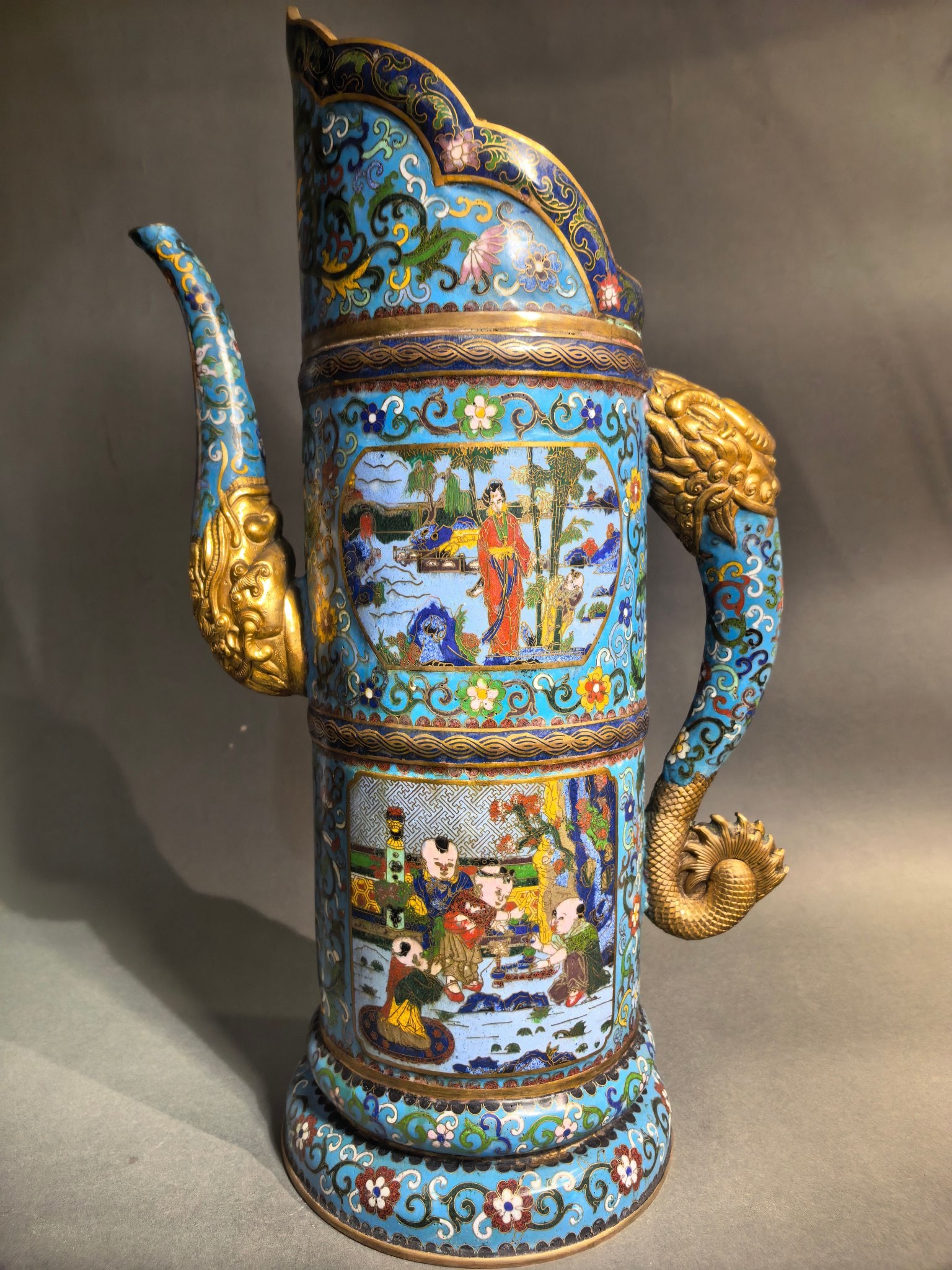 A Exquisite Cloisonne Enamel Character and Story Pattern Ewer: A Exquisite Cloisonne Enamel Character and Story Pattern Ewer ,Qing Dynasty, China,Qianlong Four-character Mark,Size:26cmx17cmx49cm,Weight:3800g ?????????????,????,?????