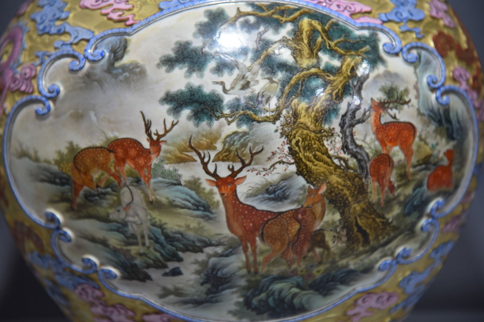 A Exquisite Enamel Deer Pattern Dragon-Ears Vase - 5