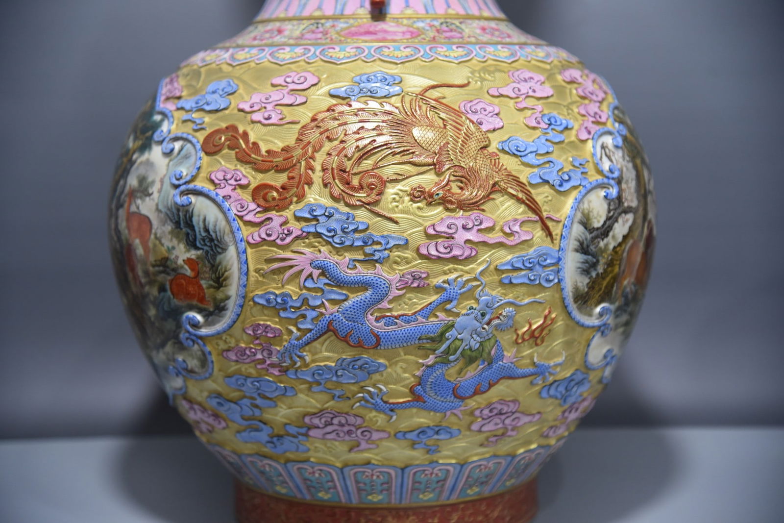 A Exquisite Enamel Deer Pattern Dragon-Ears Vase - 6