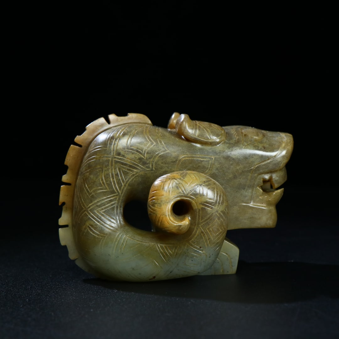 A Exquisiten Hotan Jade Dragon Ornament: A Exquisiten Hotan Jade Dragon Ornament,Han Dynasty, China ??????,????