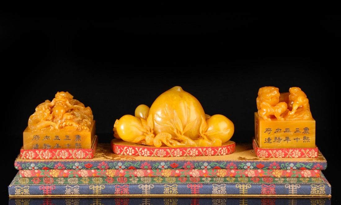 A Set of Exquisite Tianhuang Stone Dragon Seal: A Set of Exquisite Tianhuang Stone Dragon Seal,Qing Dynasty, China,With Mark,Size:13x5x6.5cm,Weight:1316g ?????????,????,??