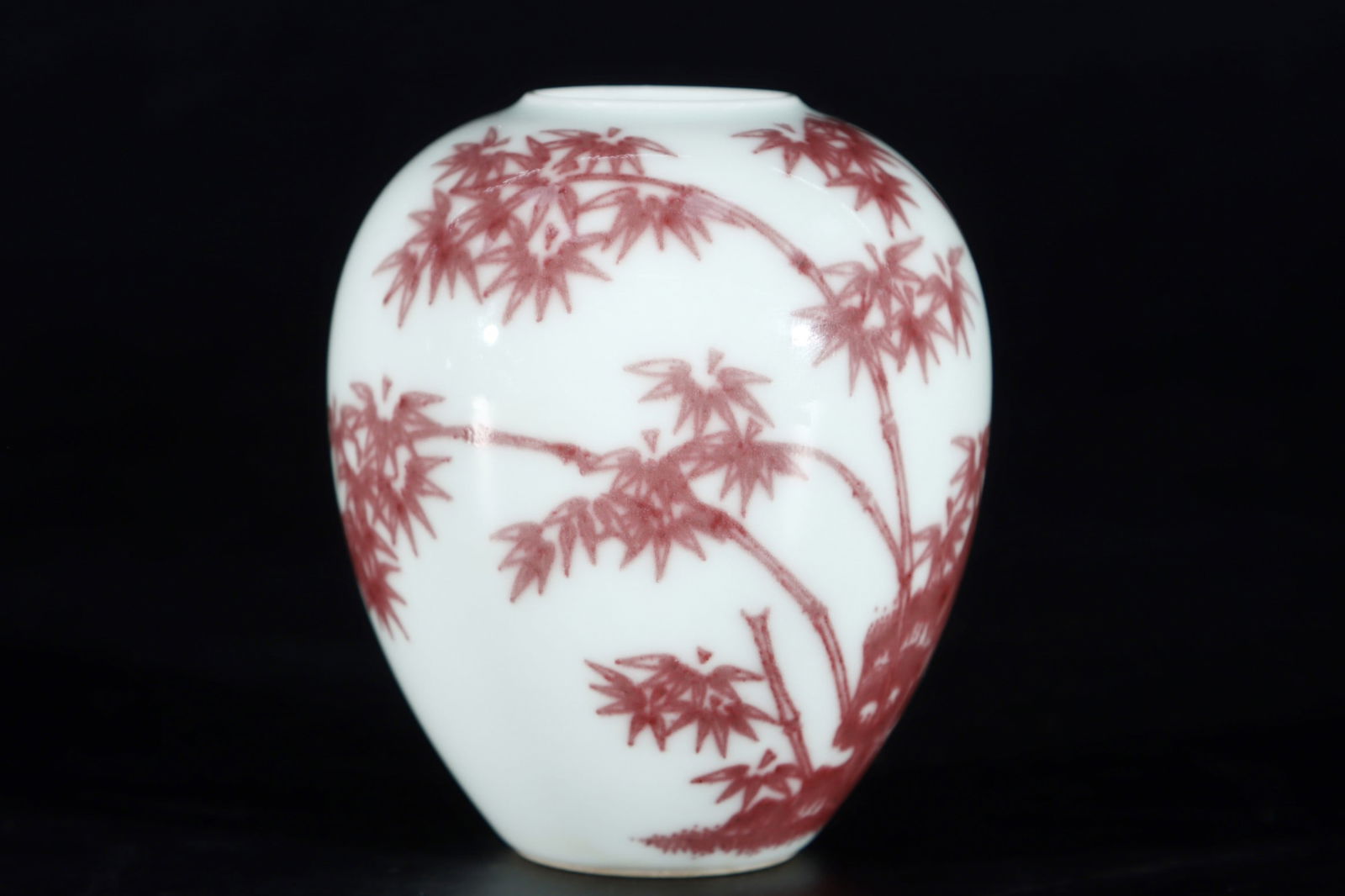 A Exquisite Underglaze-Red Bamboo Pattern Brush Washer: A Exquisite Underglaze-Red Bamboo Pattern Brush Washer,Qing Dynasty, China,Qianlong Six-character Mark,Size:9cmx7.3cm ???????,????,?????