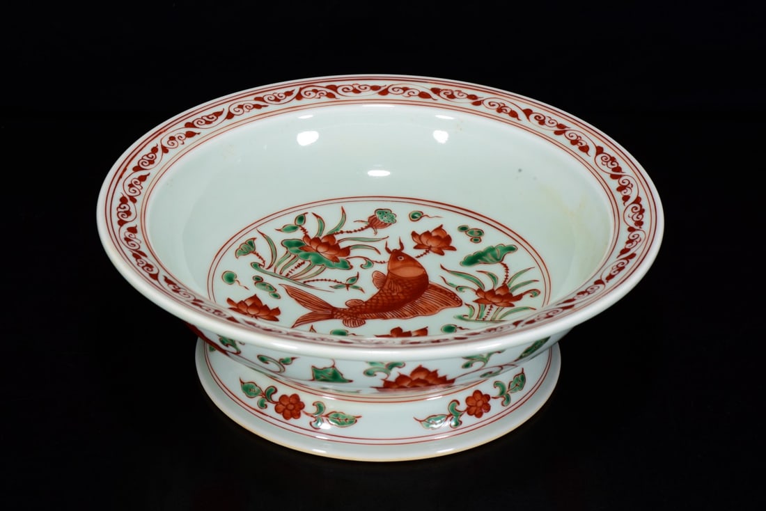 A Rare Red and Green Glazed Fish and Lotus Pattern High Foot Plate: A Rare Red and Green Glazed Fish and Lotus Pattern High Foot Plate,Ming Dynasty, China,Xuande Six-character Mark,Size:9cmx26cm ?????????,????,?????
