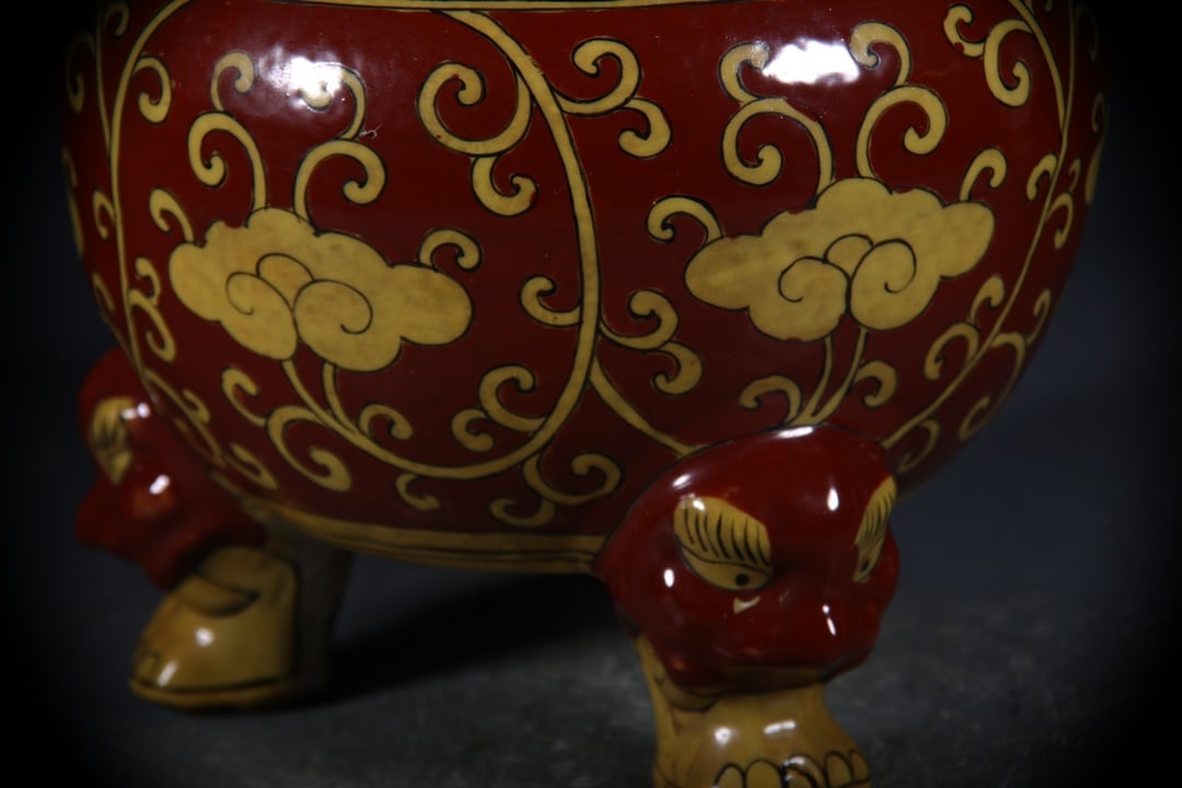 Red Ground Flower Pattern Censer - 4
