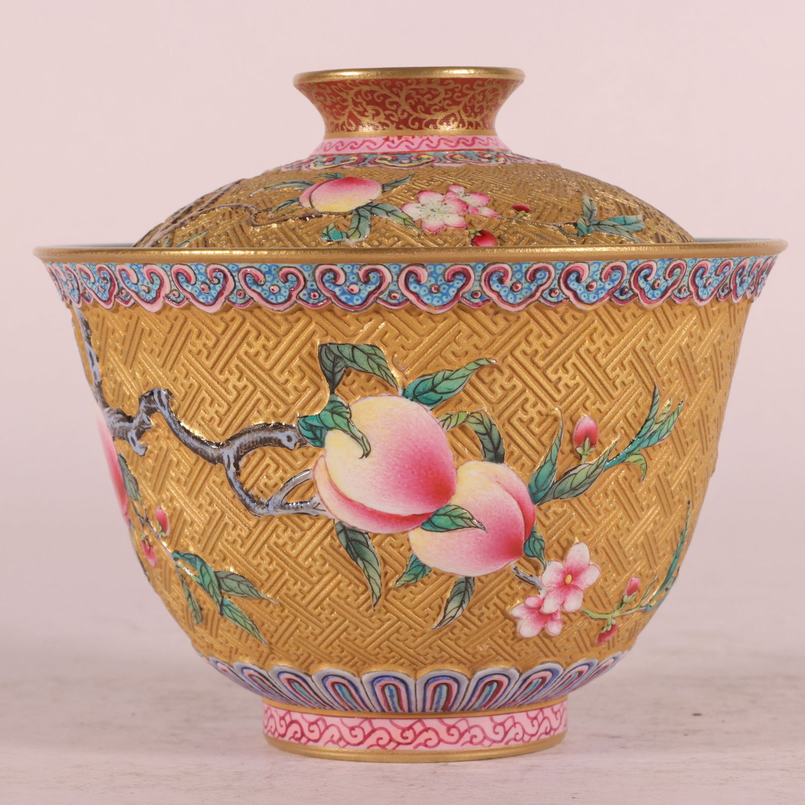 A Exquisite Enamel Gold Ground Peach Pattern Bowl - 4