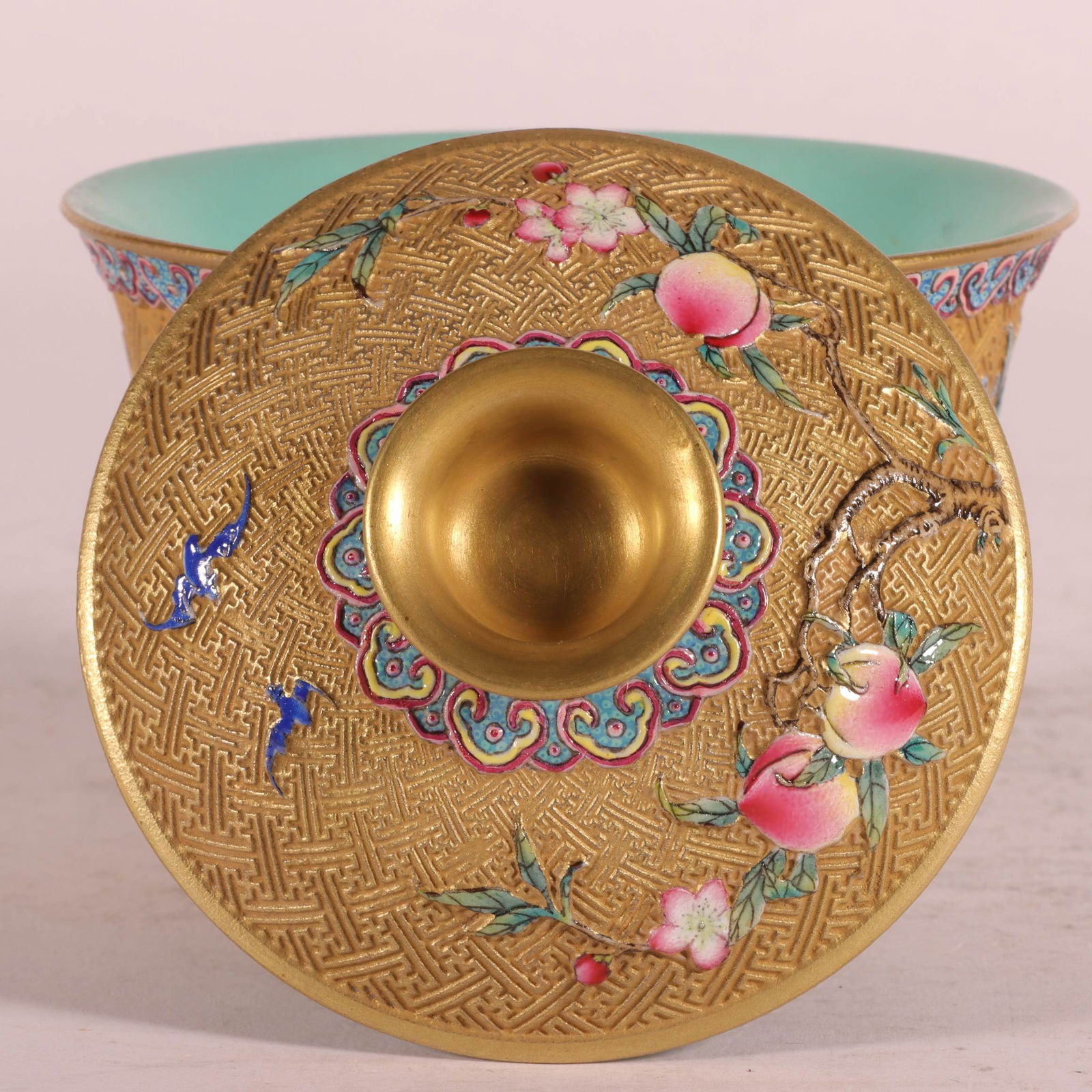 A Exquisite Enamel Gold Ground Peach Pattern Bowl - 8