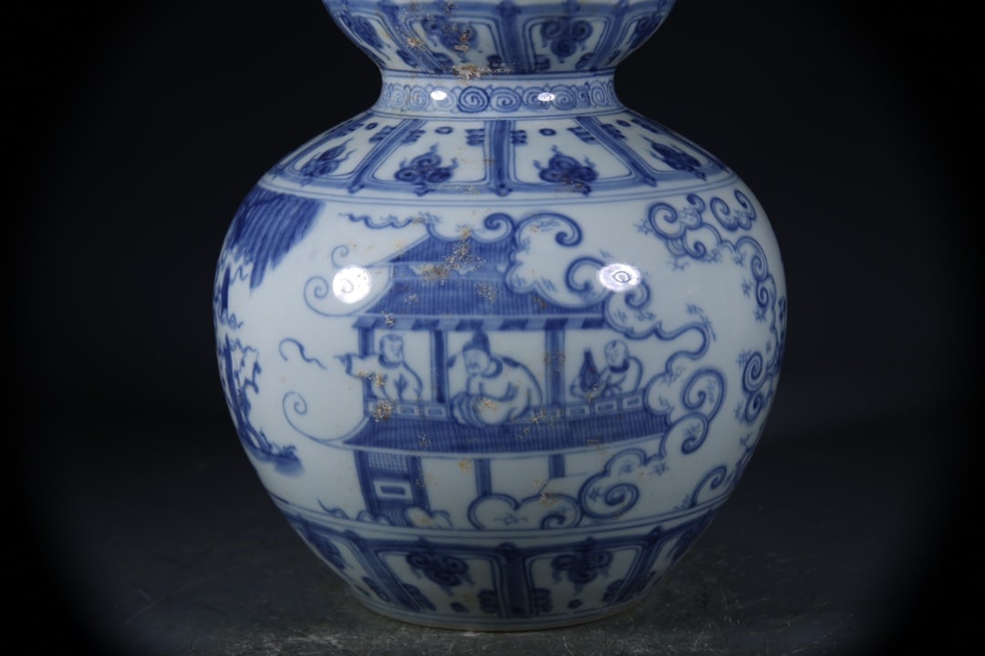 Blue and White Figures Pattern Gourd Vase - 7