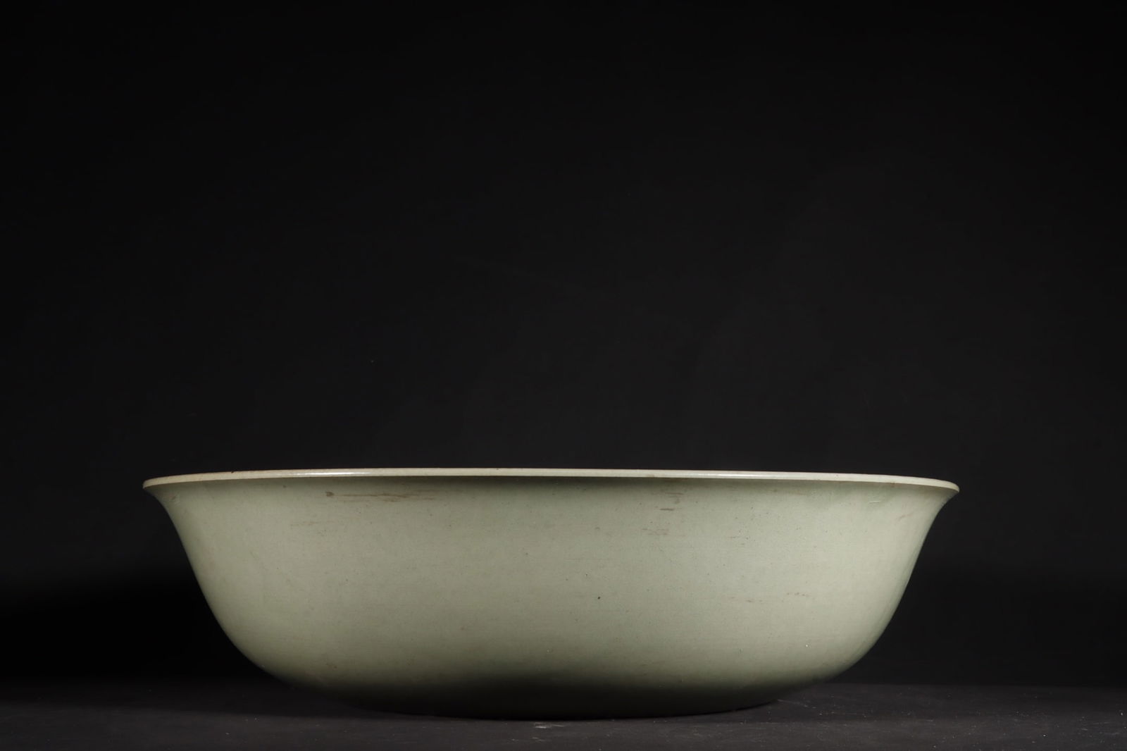 A Exquisite Yue Kiln Celadon Seawater and Dragon Pattern Bowl (1 of 9)
