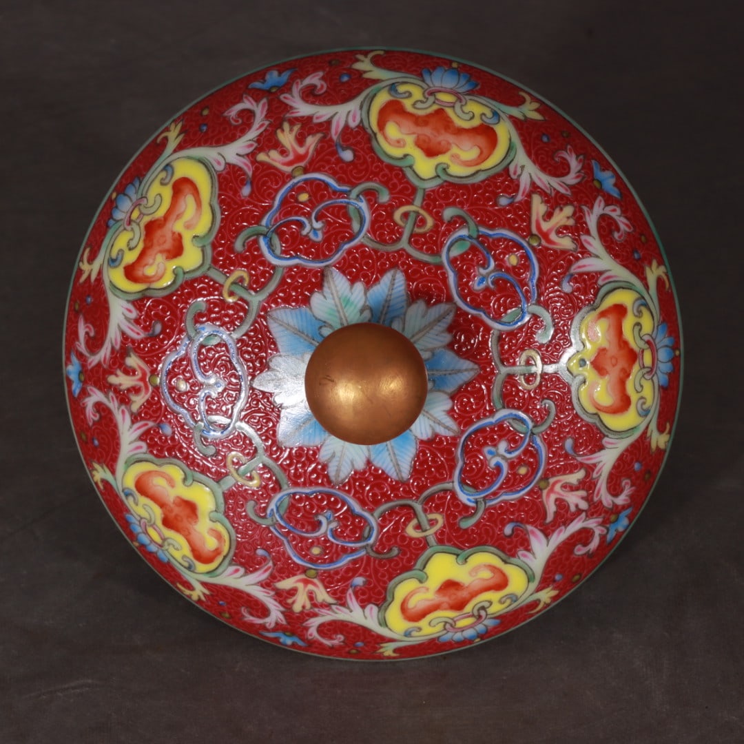 A Exquisite Enamel Painted Gold Flower Pattern Box - 4