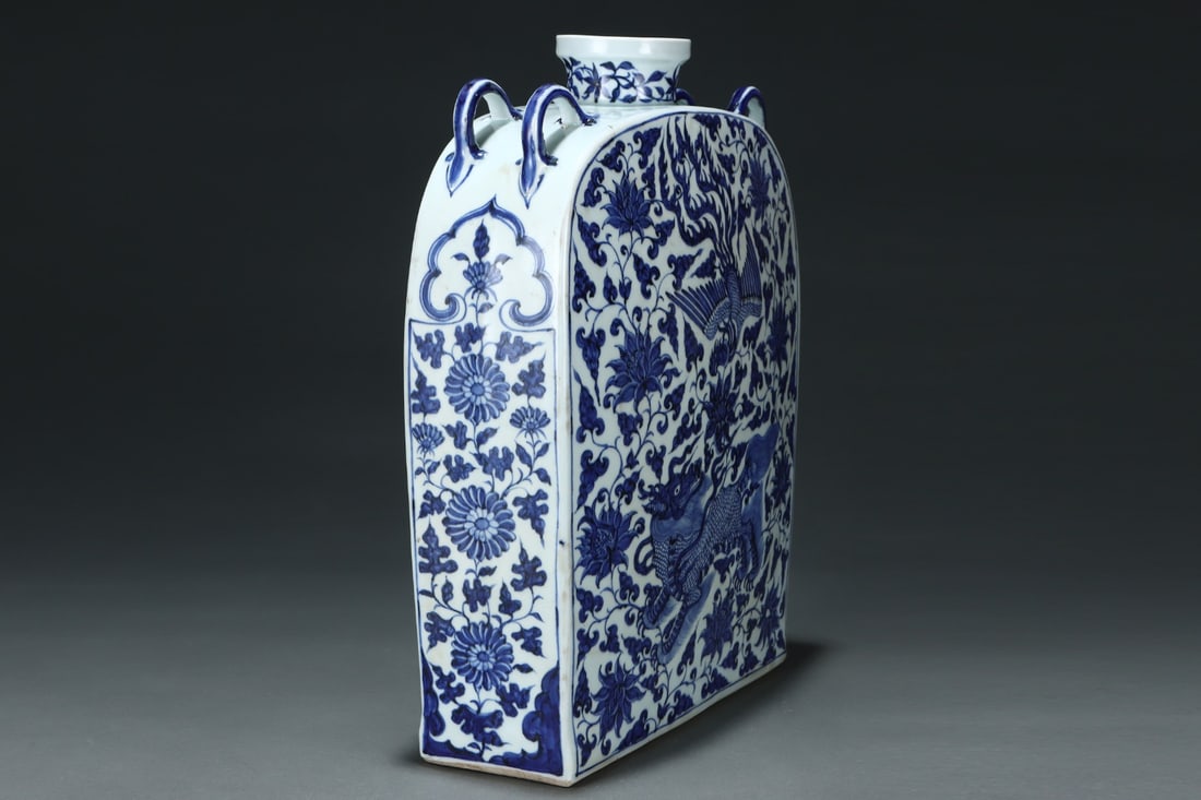 A Exquisite Blue and White Kylin Pattern Ewer - 2