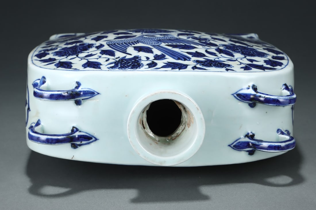 A Exquisite Blue and White Kylin Pattern Ewer - 7