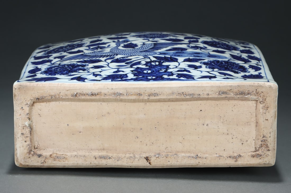 A Exquisite Blue and White Kylin Pattern Ewer - 9