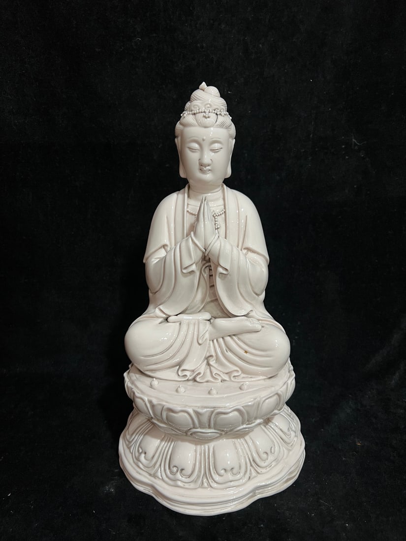 A Exquisite Blan De Chine Guanyin Ornament: A Exquisite Blan De Chine Guanyin Ornament,Ming Dynasty, China,With Mark,Size:38cm ???????,????,??