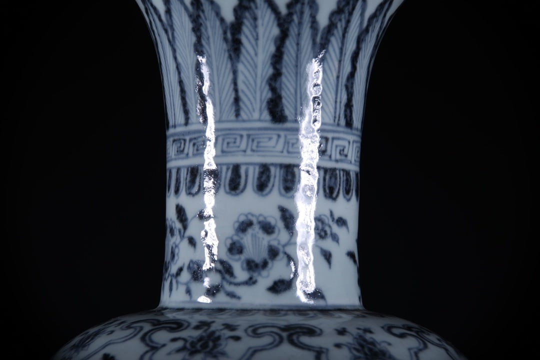 Blue and White Flower Pattern Vase - 6