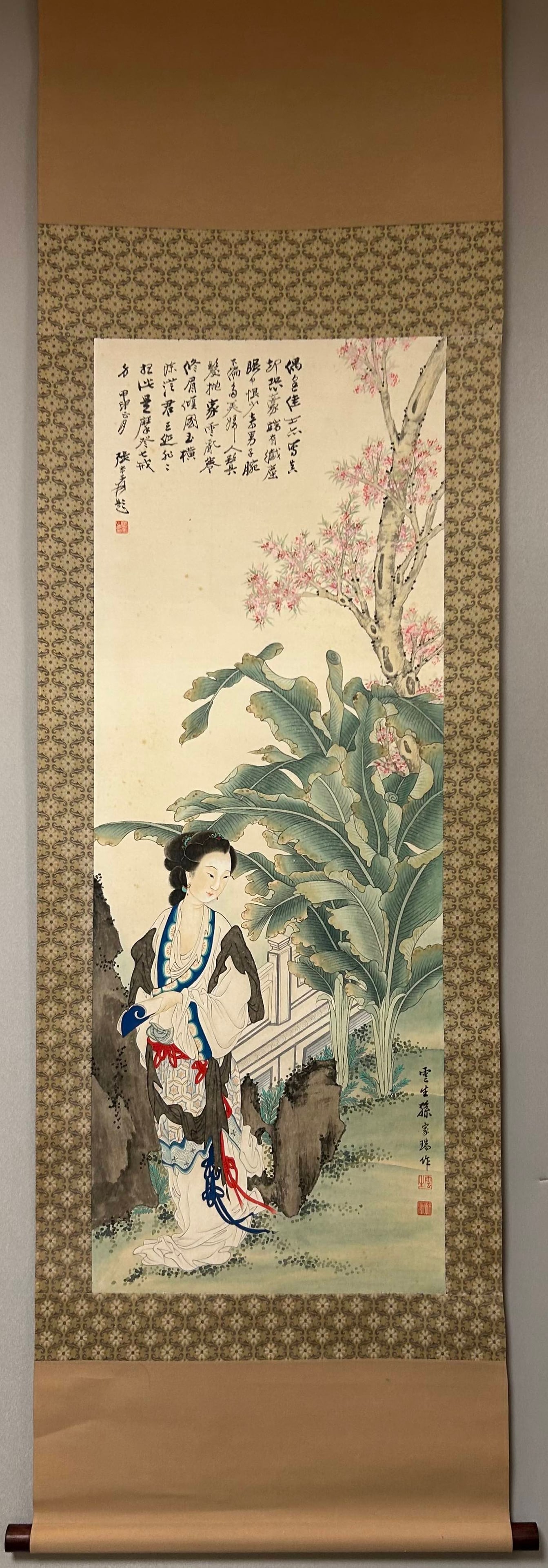 A Chinese Vertical Scroll Ink Painting of Figure on Paper: A Chinese Vertical Scroll Ink Painting of Figure on Paper,Modern Time of China,Sun Yunsheng,without frame size:130cmx45cm ?????????????,???,???