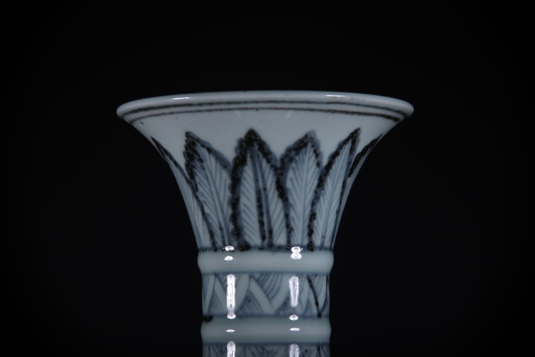 Blue and White Pine and Bamboo Pattern Vase - 2